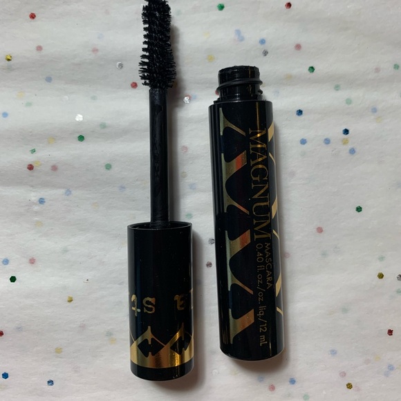 Stila Magnum XXX Mascara + Kiss Me Heroine Make Smooth Liquid Eyeliner - Picture 3 of 5